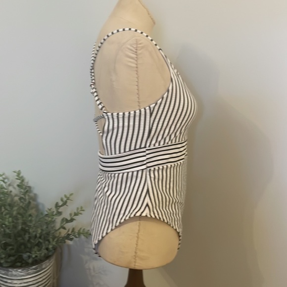 Shade Shore Womens One Piece Swimsuit- Medium - Picture 2 of 9